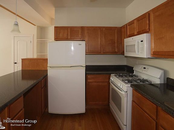 3rd image of 900 W Sunnyside Ave APT 2