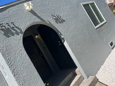 2 bed, 814 sqft, $2,700 — Photo 2