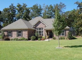 101 Plantation Dr, Manning, SC 29102