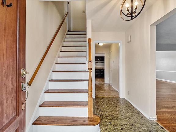 3rd image of 11 Glenhaven Dr