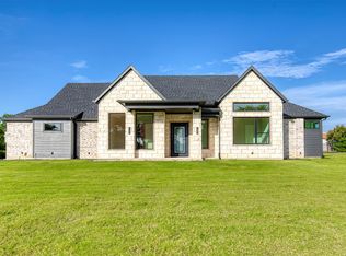 1376 Shadow Lakes Dr, Wills Point, TX 75169