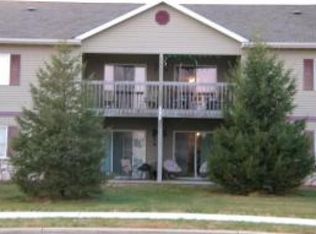 615 Reena Ave APT 5, Fort Atkinson, WI 53538