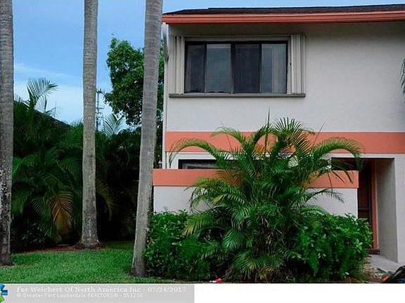 4th image of 4220 SW 71st Way #4220