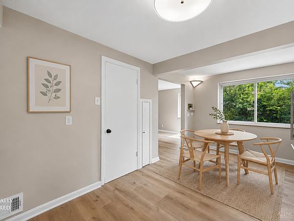 4th image of 2879 Saint Catherine Pl