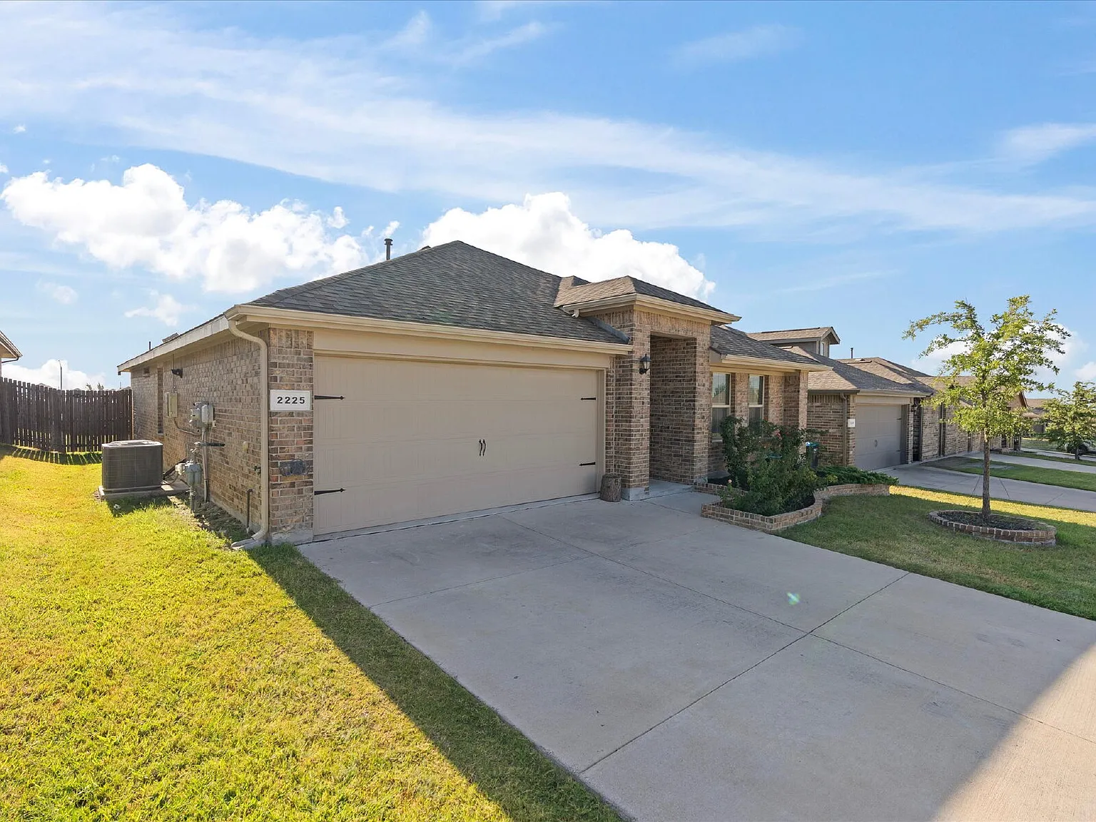 4 bed, 2.0 bath, 1578 sqft, $2,400 — Photo 3