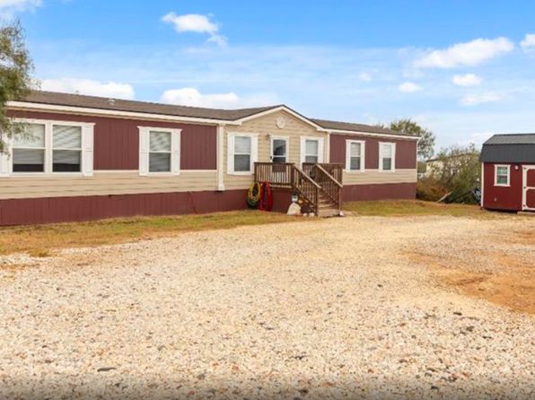 114 County Road 2662, Moore, TX 78057