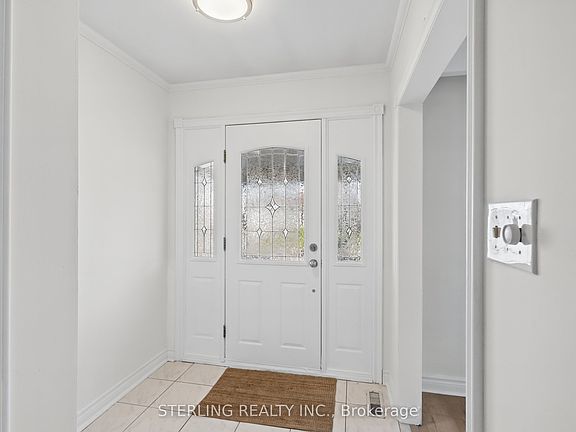 3rd image of 27 Oakmeadow Blvd
