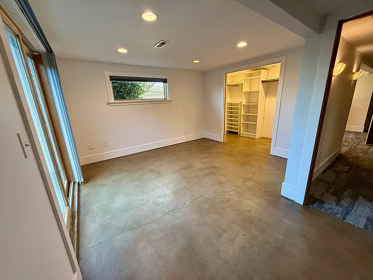 Bedroom 4 w/ walk-in closet