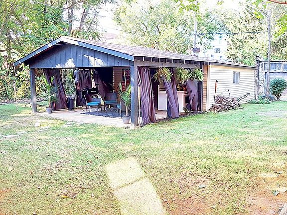 4th image of 3539-3541 Victor St