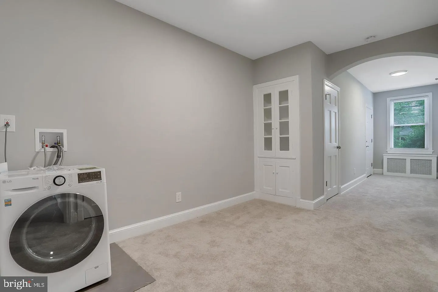 3 bed, 1.0 bath, 800 sqft, $2,900 — Photo 2