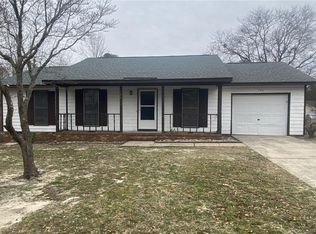 106 Bruce Ln, Spring Lake, NC 28390