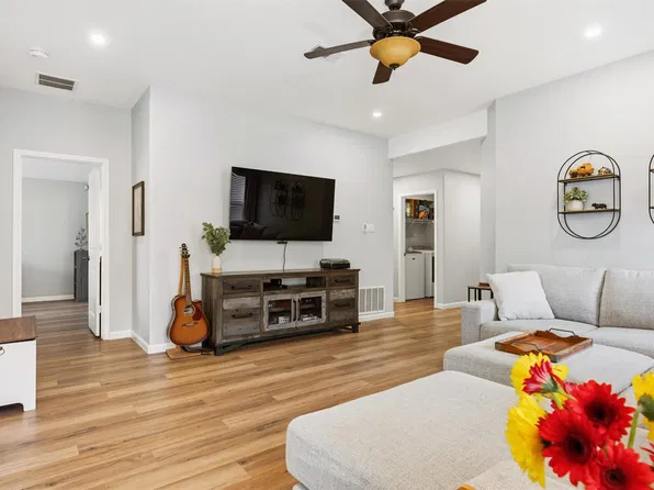 2712 Hearthsong Loop, Round Rock, TX 78665