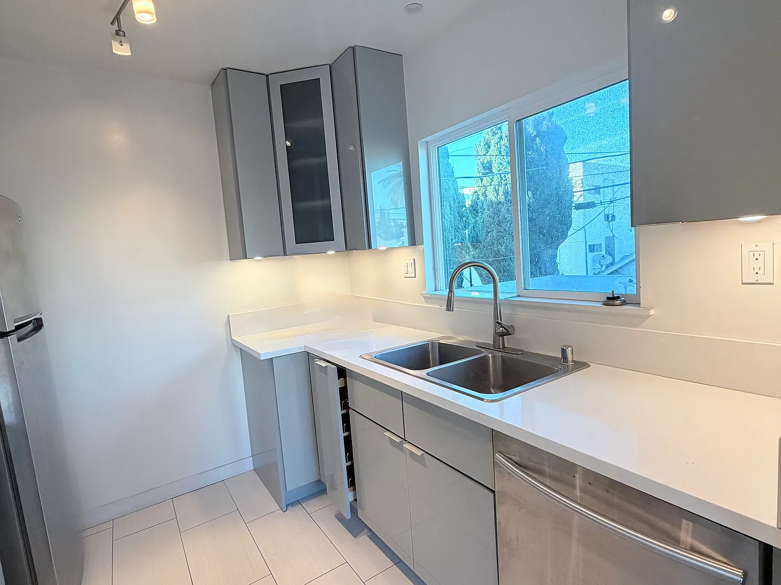 1 bed, 750 sqft, $2,350 — Photo 1