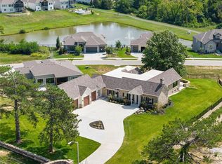 12811 W 71st St, Shawnee, KS 66216