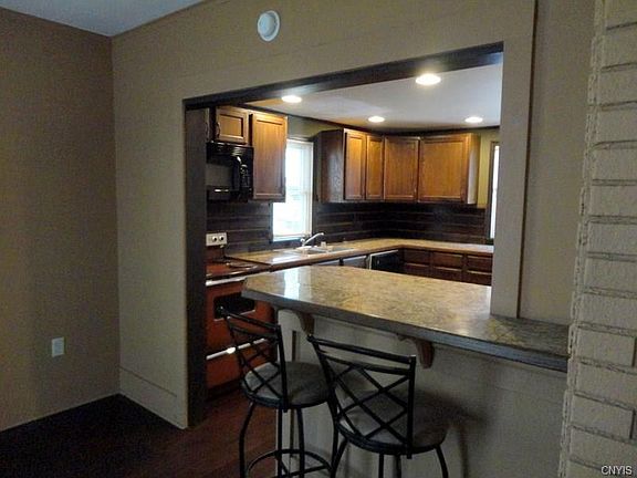 5th image of 23 Sterling St