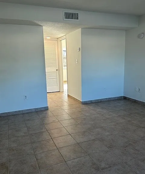 411 S Nimbus Ave #3 — Photo 10