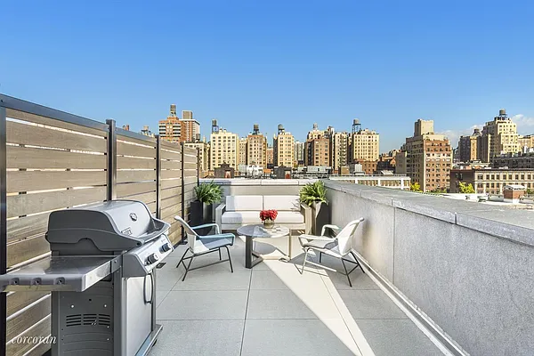 Sold by Corcoran | media 21