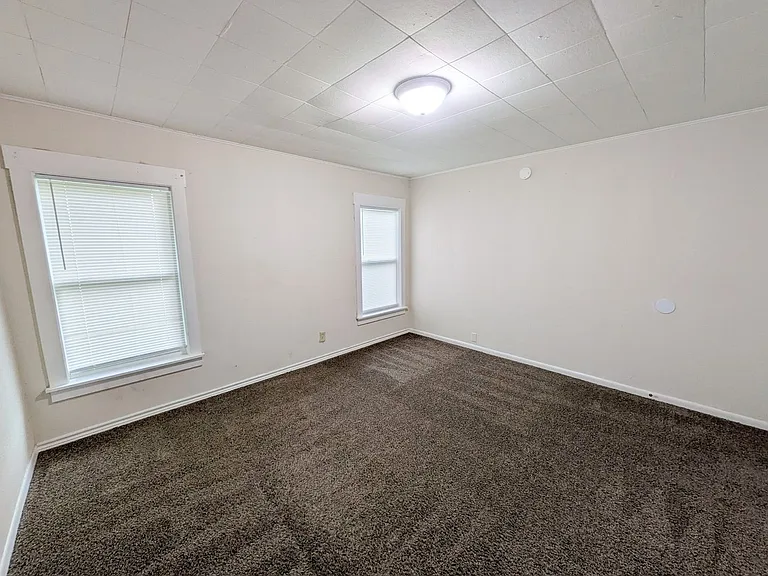 5365 E Parkway Dr — Photo 12