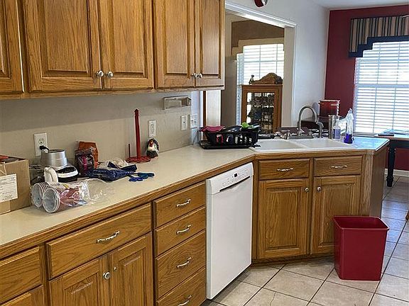 5th image of 1116 Jones Dr