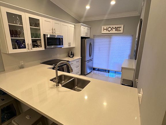 4th image of 5041 E LAKES Drive #5041