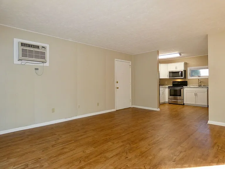 105 S Main St #5 — Photo 5
