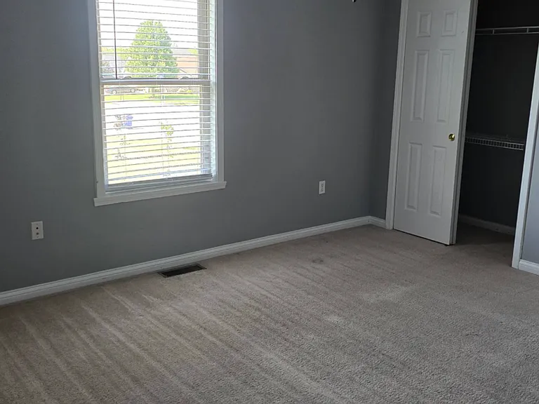 233 Luke Ct — Photo 6