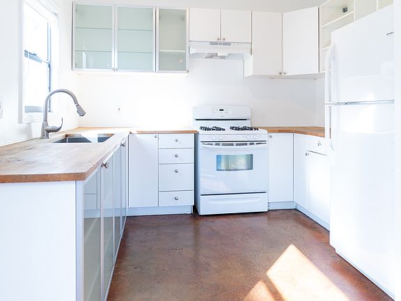 5th image of 4423 Santa Monica Blvd