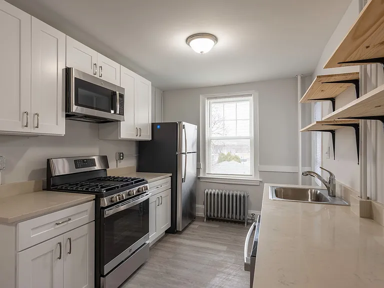 208 Main St. — Photo 2