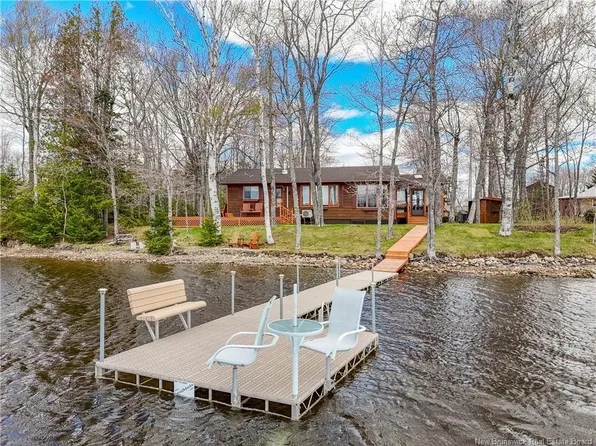 18 Lakeside Cres, Prince William, NB E6K 3H9