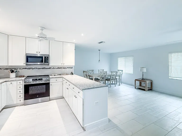 1900 Benjamin Franklin Dr #V12 — Photo 3