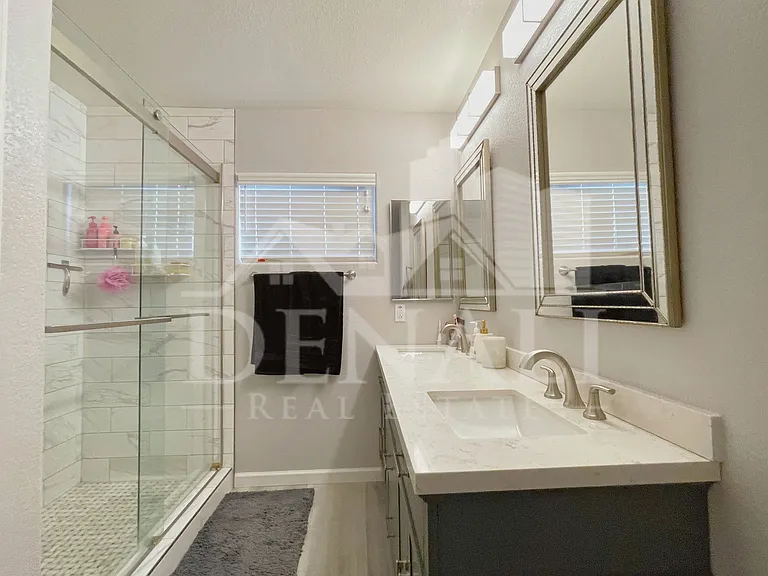 8144 W Beck Ln — Photo 17