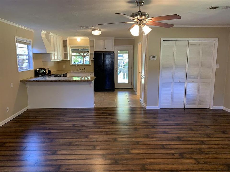 1st image of 8697 Pearwood St
