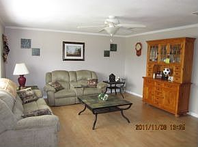 4th image of 107 Holly Grv