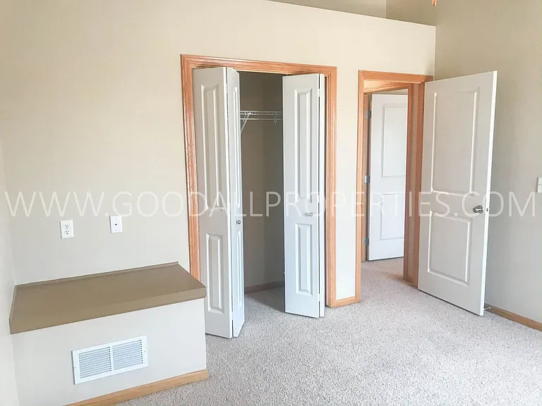15305 Townsend Ave — Photo 10