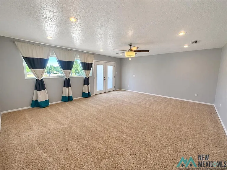 920 Colonial Pkwy — Photo 11