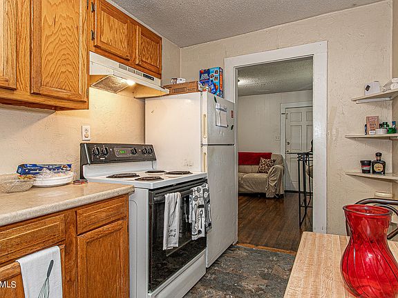 4th image of 4023 Ivy Ave