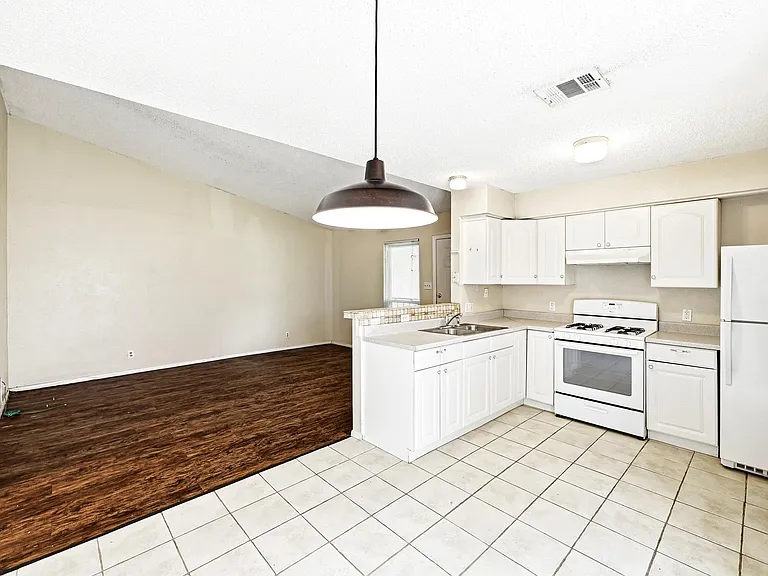 10604 Lanshire Dr #A — Photo 9