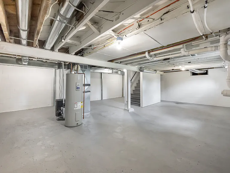 2702 E Main St — Photo 19