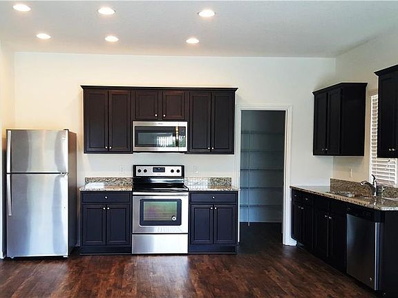 2nd image of 1164 Sheri Dr