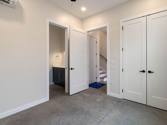 4th image of 1800 S Holtzclaw Ave #1857