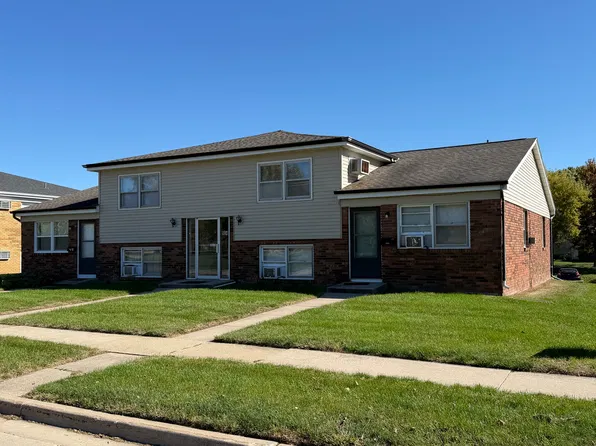 904 Arcadia Dr #4, Bloomington, IL 61704