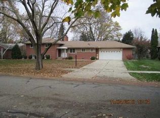 18530 Glenwood Blvd W, Southfield, MI 48076