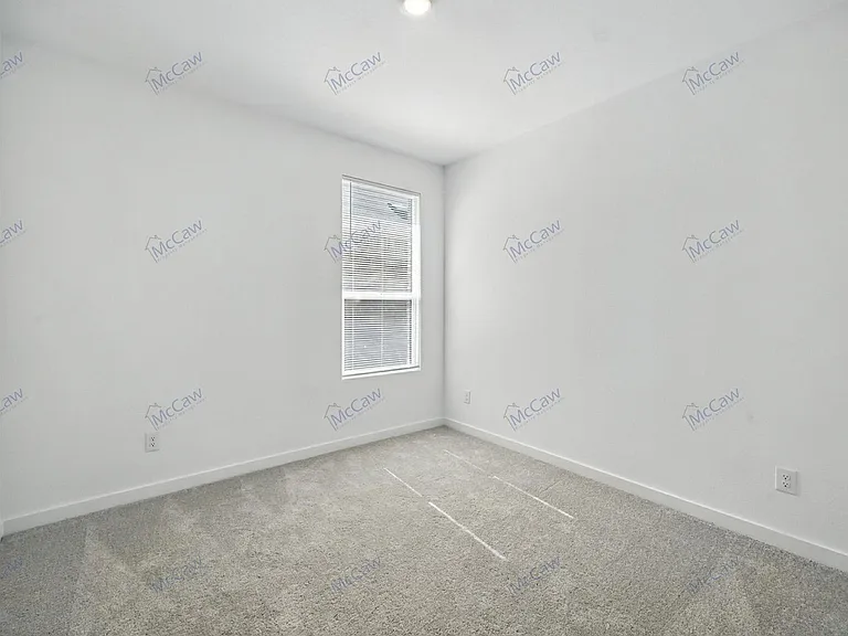 1813 Spruce Cir — Photo 14