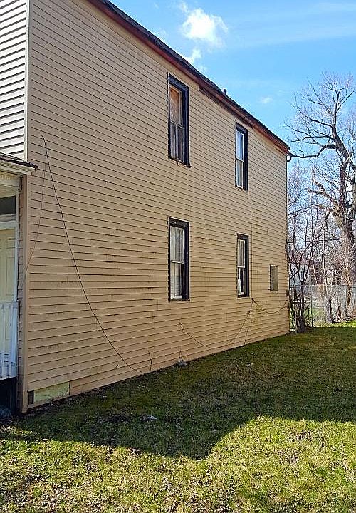 2nd image of 5316 S Carpenter St