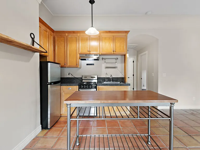 6362 Broadway Ter — Photo 7