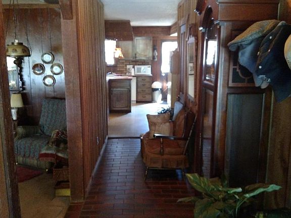 3rd image of 1026 W Beverly Hills Dr