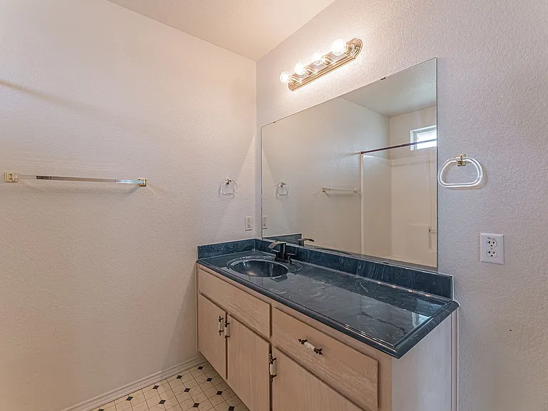 4409 Bowles Dr — Photo 30