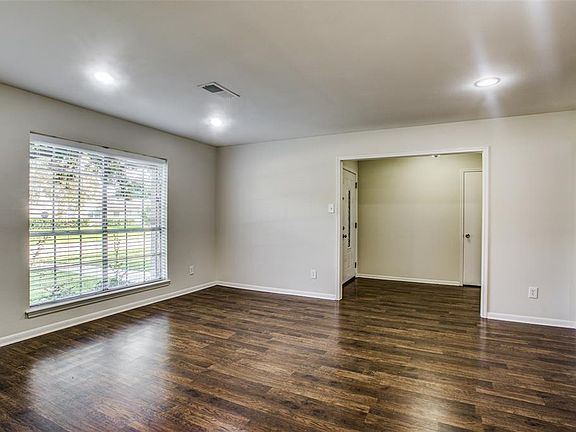 5th image of 7707 Clarewood Dr