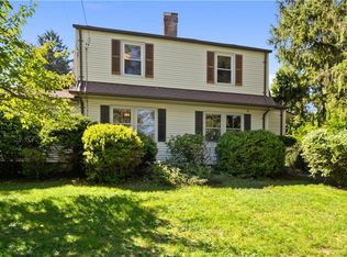 257 Oaklawn Ave, Cranston, RI 02920