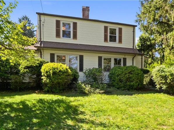 257 Oaklawn Ave, Cranston, RI 02920